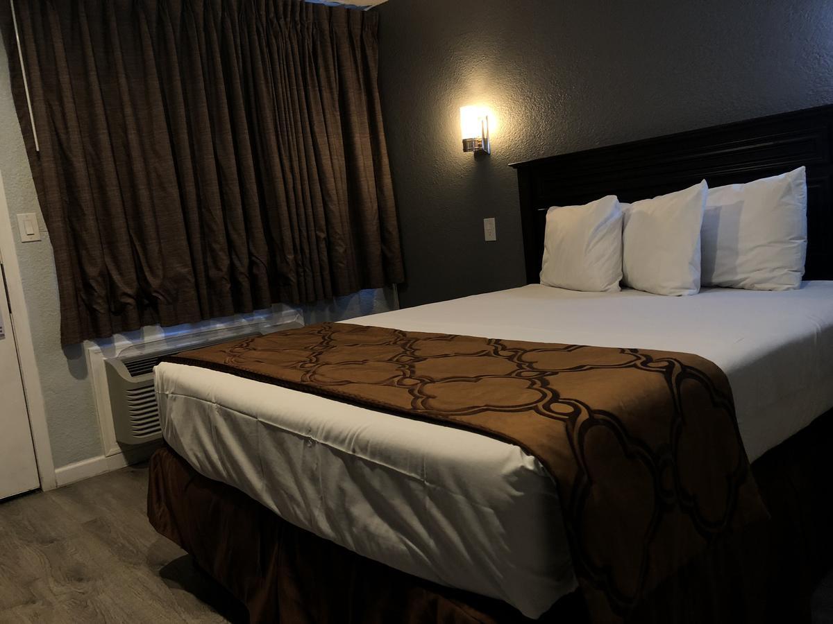 سارية العلم Relax Inn المظهر الخارجي الصورة